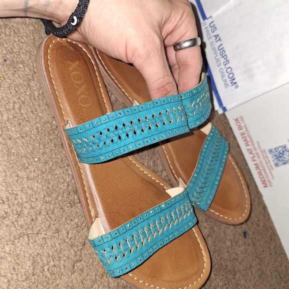 Slippers - Picture 3 of 3